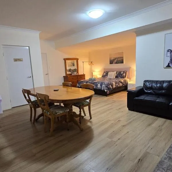 Pelican Rise with a little surprise，位于Narngulu的酒店