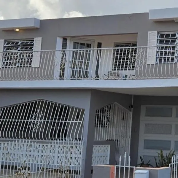 Cozy Cute Home 2nd floor pay at the property electronic payments ONLY also 50 dollars of deposit to secure your booking，位于法哈多的酒店