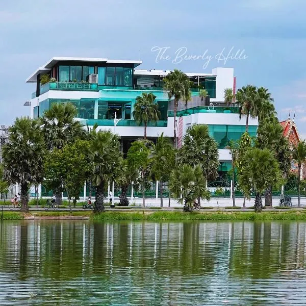 比佛利山庄酒店，位于呵叻的酒店