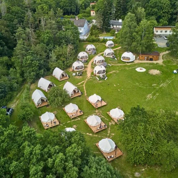 Glamping Slapy，位于斯拉皮的酒店