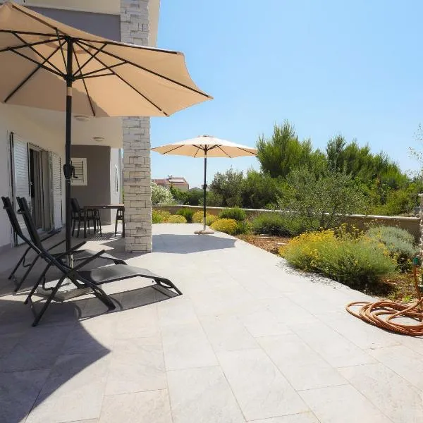 Murter - New apartment near Podvrske beach，位于穆泰尔岛的酒店