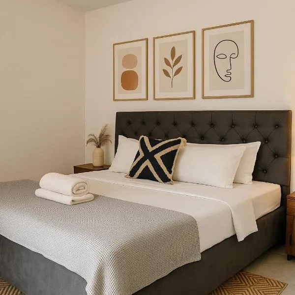 Oji's Homestay - Aesthetic Quite Mountain View AC Rooms With Kitchen, Fridge Near Laxman Jhula，位于瑞诗凯诗的酒店