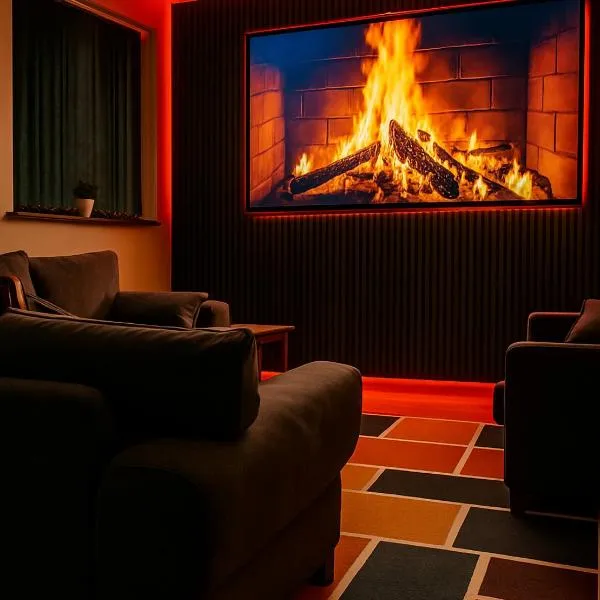 Lister Park Bradford 2bed Detached Cottage House Parking Cinema Screen Games Room，位于布雷得佛的酒店
