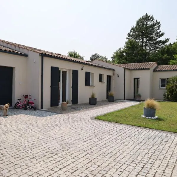 chambre d'hotes Les 3 moineaux，位于Aigrefeuille-dʼAunis的酒店