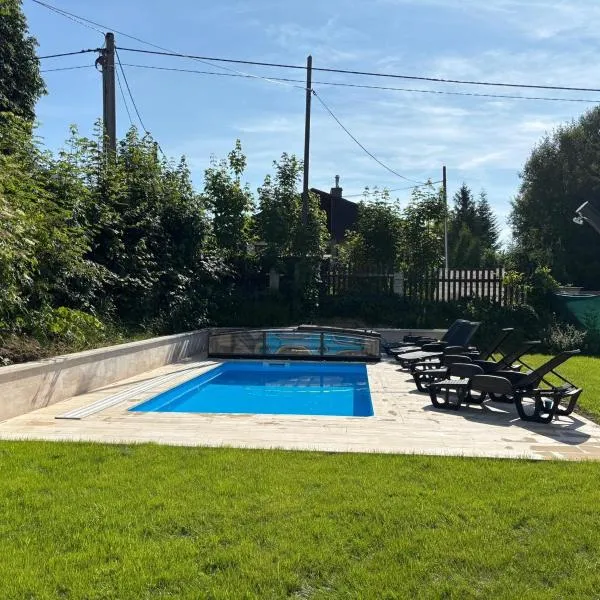 Apartmány Anna s bazénem a welness，位于特罗亚诺维采的酒店