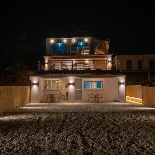 TSABAS BEACH SIDE APARTMENTS ΤΣΑΜΠΑΣ ΠΑΡΑΛΙΑΚΑ Διαμερίσματα 4，位于基利尼的酒店