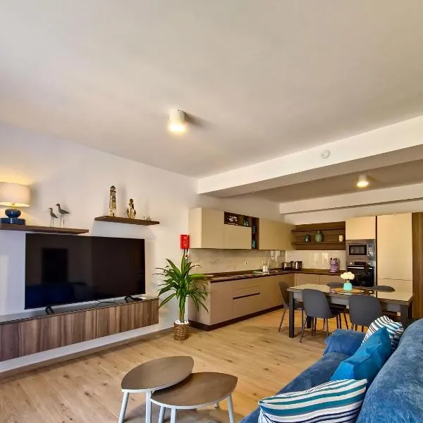 Coastal Bliss in Xlendi, Brend New Apartment，位于Munxar的酒店