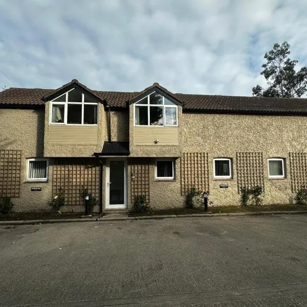 Apartments in the heart of the Mournes，位于Glasdrumman的酒店