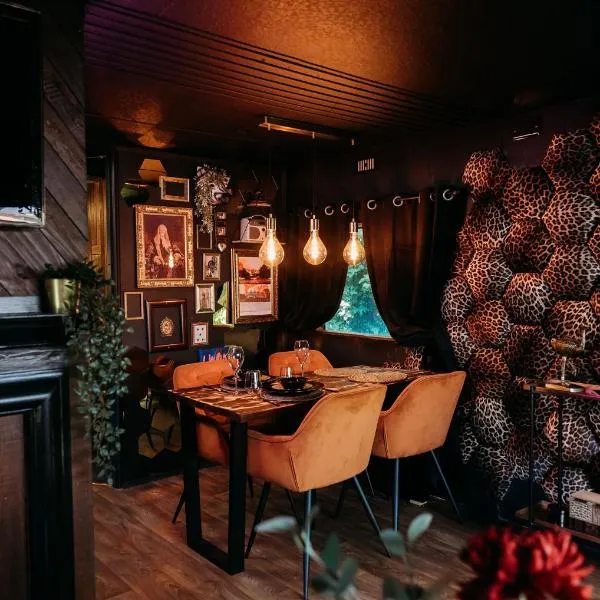 The Velvet Hideaway，位于伯翰姆昂斯的酒店