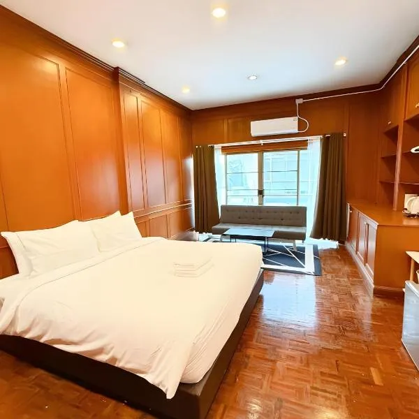 Stay On Sukhumvit Soi 11 - สเตย์ออน สุขุมวิท 11，位于Makkasan的酒店