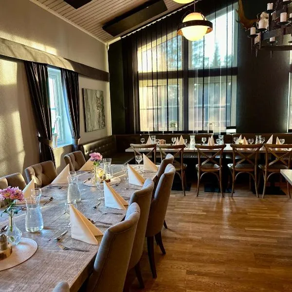 Big River Camp Hotel & Spa，位于Föllinge的酒店