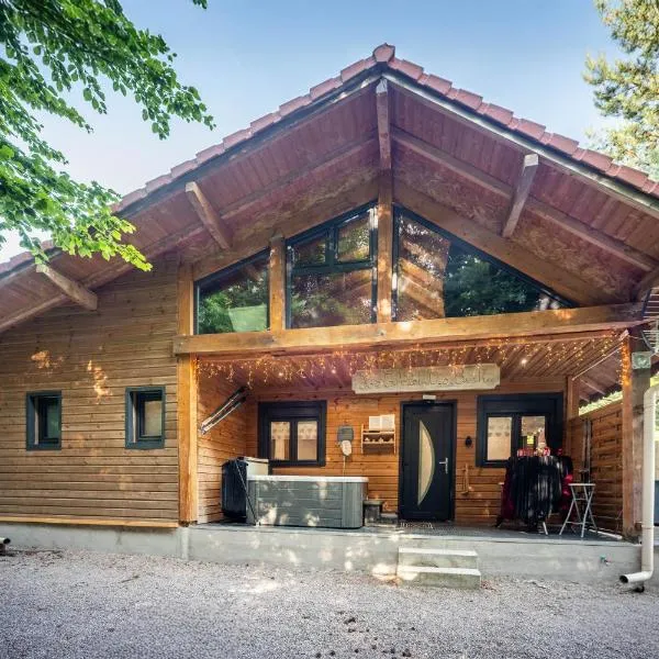 Le Chalet des Buch avec Spa，位于Sanchey的酒店