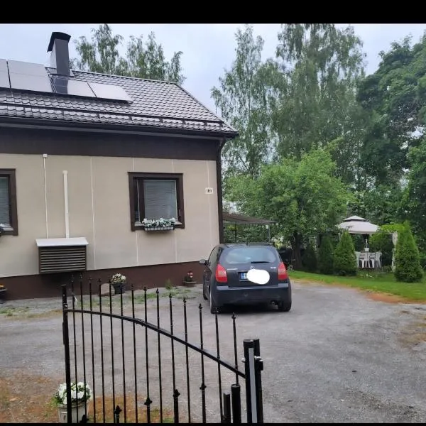 Kaunis omakotitalo Sahalahdessa，位于Sahalahti的酒店
