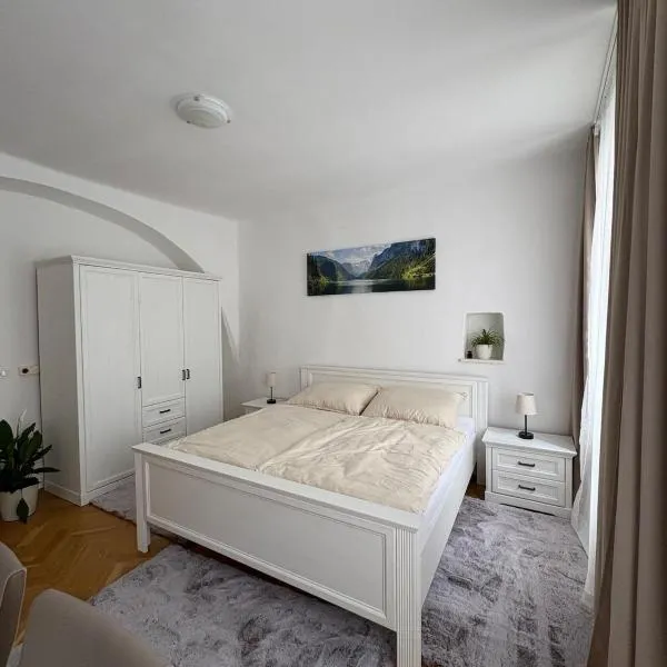 Danube Holiday Homes Top 5，位于多瑙河畔克雷姆斯的酒店