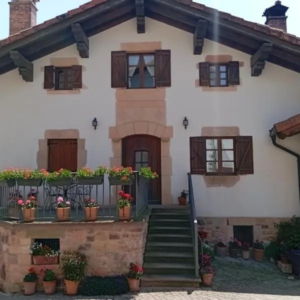 Casa Parriola etxea，位于Villanueva de Arce的酒店
