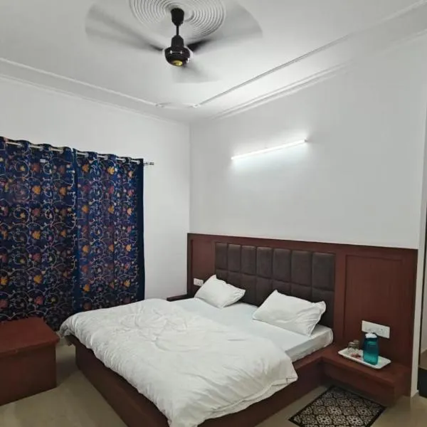 Hotel Tara Palace By MIDTOWN，位于格德拉的酒店