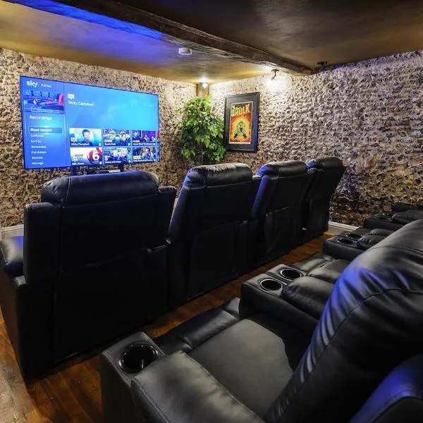 Rock and Roll Suite In Manor House，位于萨弗伦沃尔登的酒店