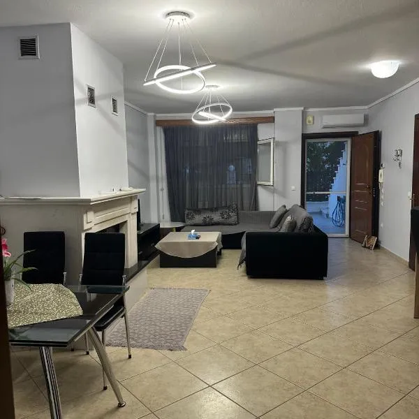 Pefka Apartment，位于Péfka的酒店