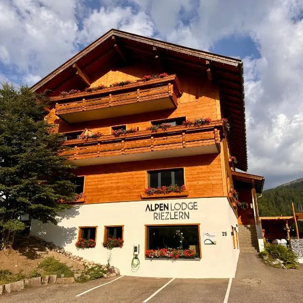 Alpen Lodge Riezlern，位于里茨勒恩的酒店