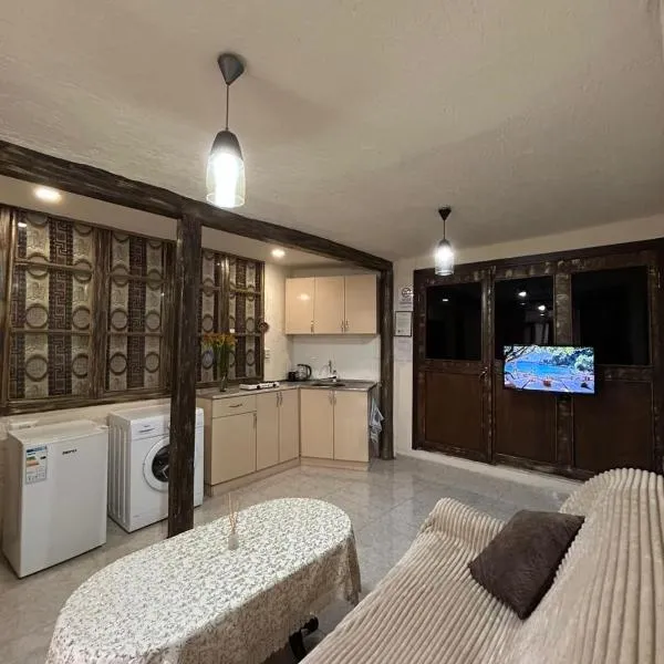 Lucy B&B，位于戈里斯的酒店