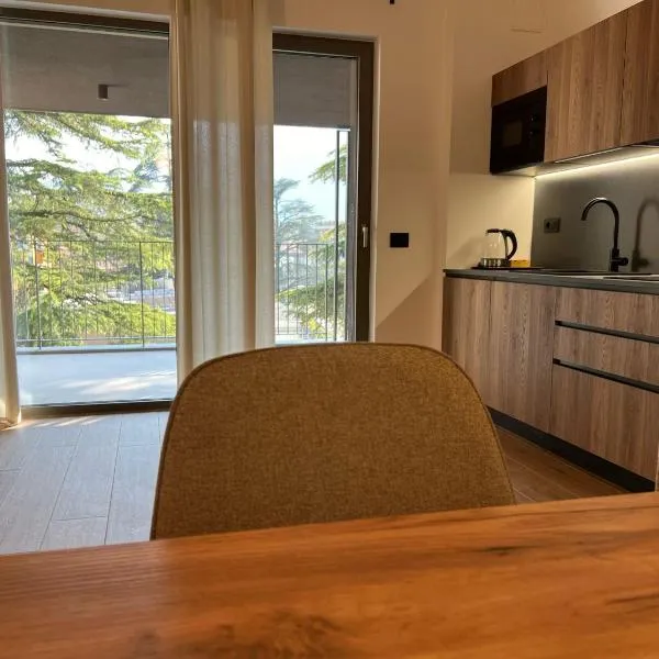 YUGOGO PETRARCA 1 - Trilocale con balcone，位于特伦托的酒店