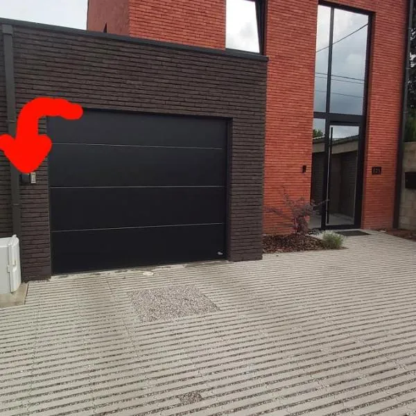 Le tiny de Laly - climatisation-navette airport Charleroi - logement neuf 2025 individuel，位于Pont-de-Loup的酒店
