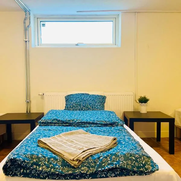 Cozy room with 3 single bed in Landskrona，位于兰斯克鲁纳的酒店