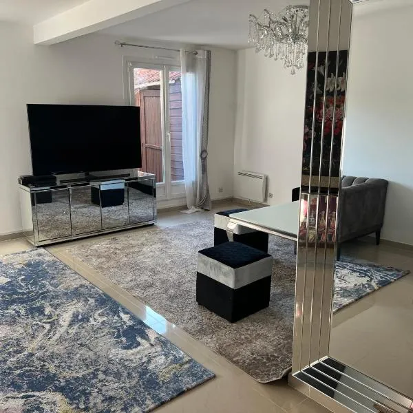 Maison Serenity Domont Retreat，位于Domont的酒店