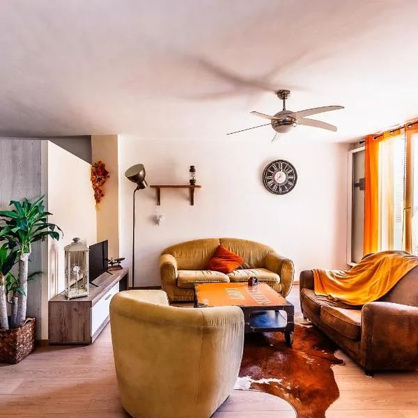 Appartement dans le centre médiéval，位于耶尔的酒店