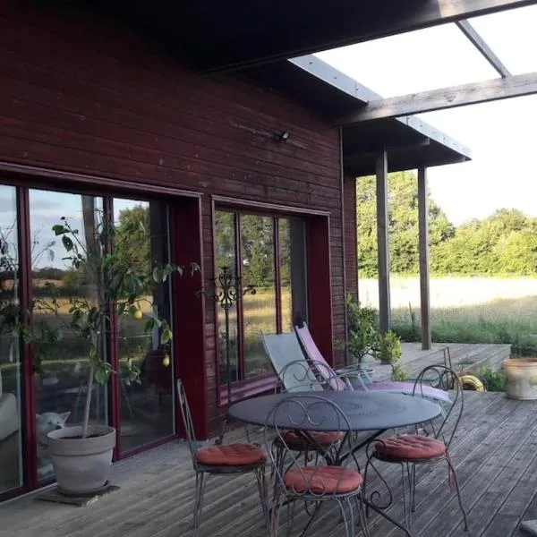 Maison bois à la campagne，位于Marnay的酒店