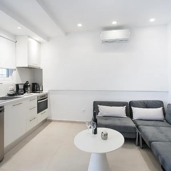 Georgia apartments and suites in town，位于斯基亚索斯镇的酒店