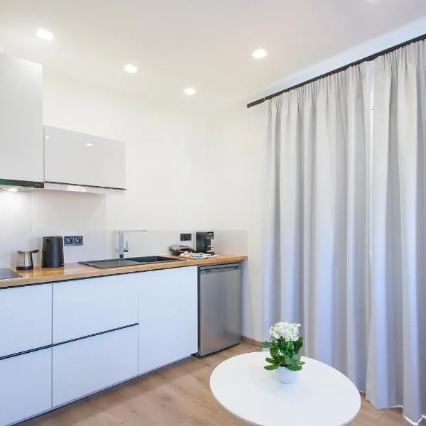 Georgia apartments and suites in town，位于斯基亚索斯镇的酒店