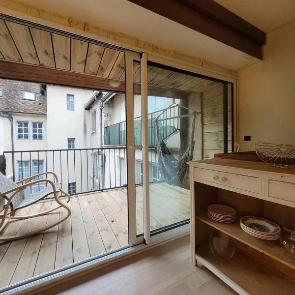 Maison de ville centre Dole - Terrasse，位于多勒的酒店