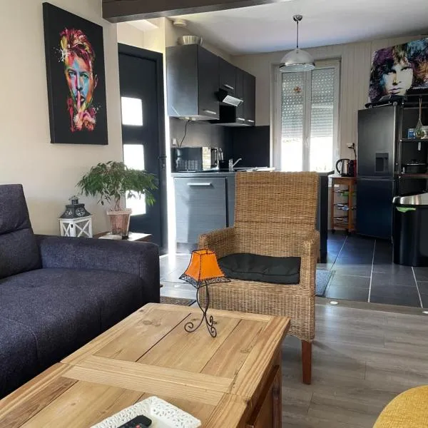 Agréable maison de ville à Pacy sur eure，位于厄尔河畔帕西的酒店