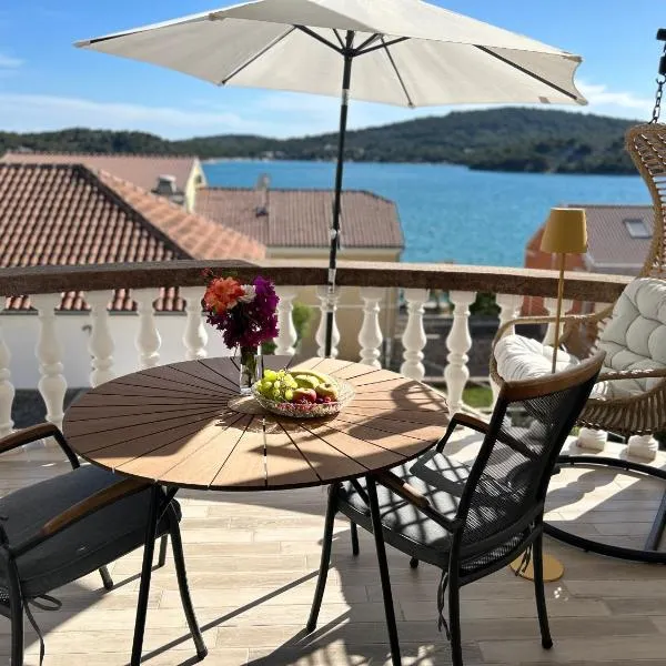 Rooms Perina Tisno，位于迪斯诺的酒店
