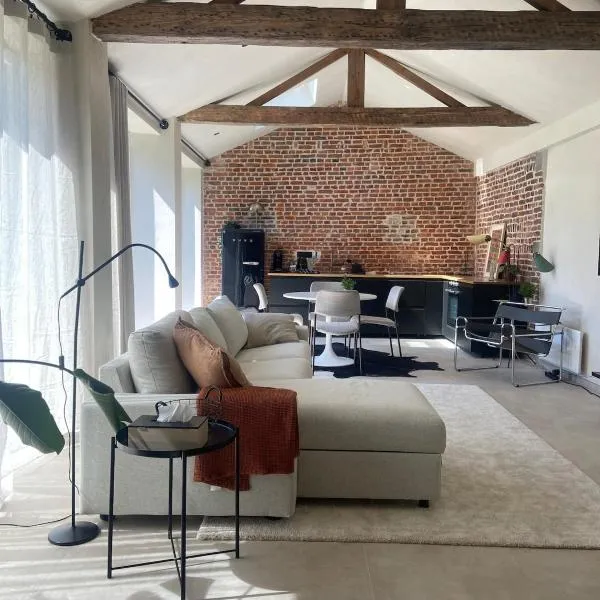 Les Tours de Rose - Characterful accommodation in Waremme，位于Waremme的酒店