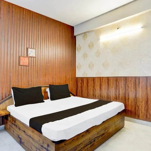 Super Hotel O Dehradun City Centre，位于德拉敦的酒店