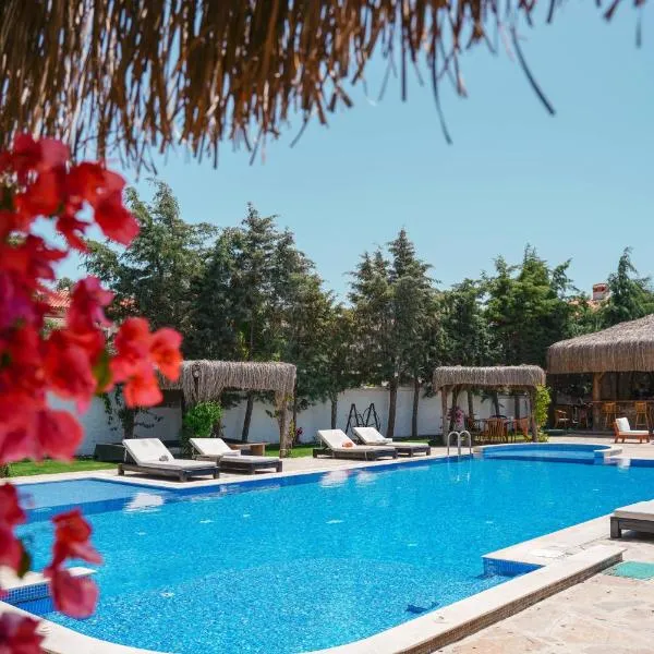 Albeon Luxury Hotel - Alacatı，位于阿拉恰特的酒店