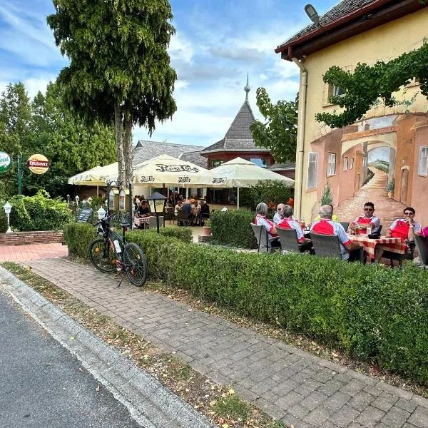 市长餐厅旅馆，位于Fertőszéplak的酒店