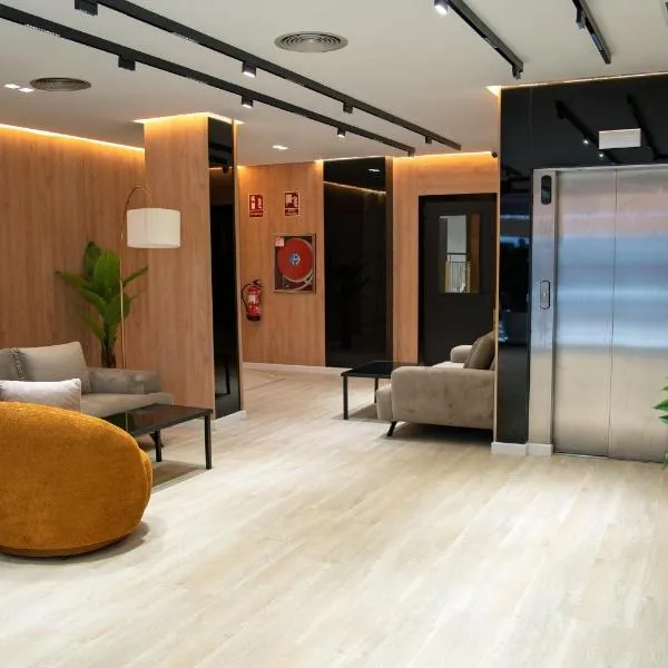 Hotel Mefolinkel Suits，位于罗列特海岸的酒店