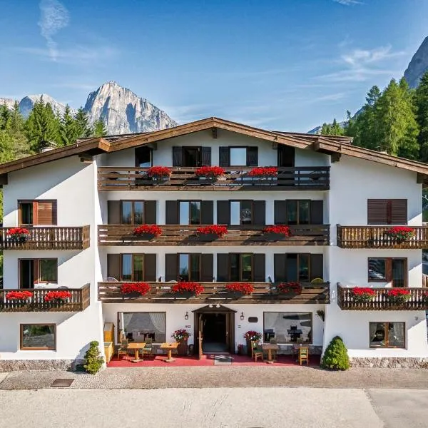 诺德酒店，位于科尔蒂纳丹佩佐的酒店