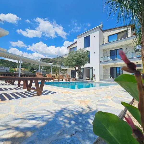 Villa Tonia Livadh Himare，位于希马拉的酒店