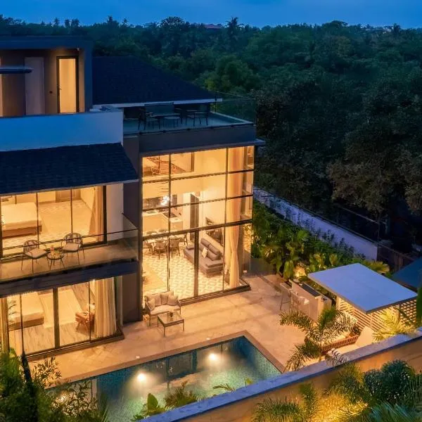 CASA JOE by StayVista luxurious 3BHK villa with Pvt Pool, Bathtub & Complimentary E-bikes，位于瓦加托的酒店