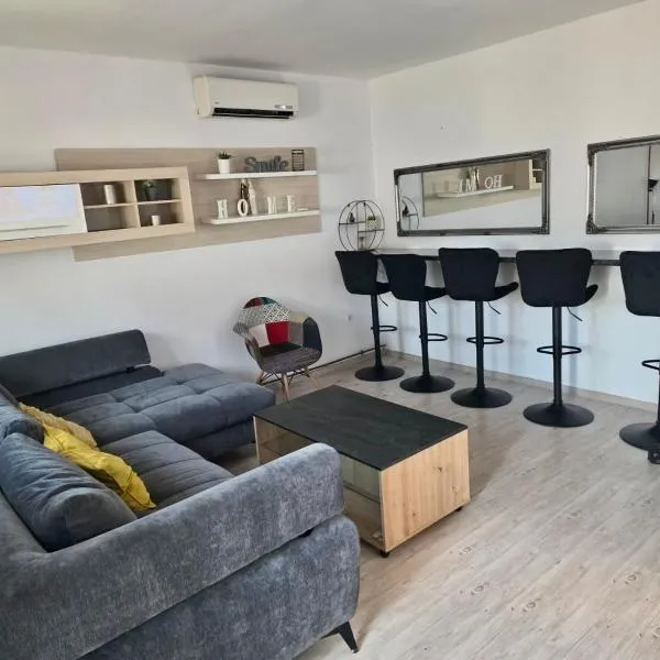 Apartman Lucija kuća za odmor，位于武科瓦尔的酒店