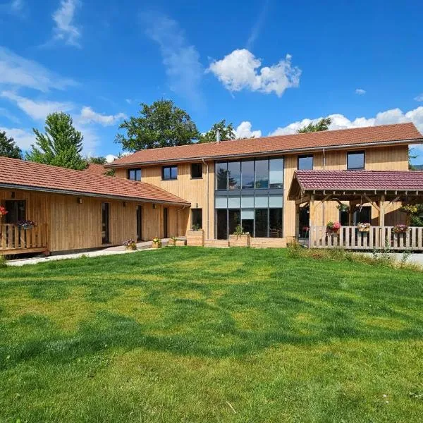 Aux Buis Gourmands，位于韦尔科尔地区拉沙佩勒的酒店