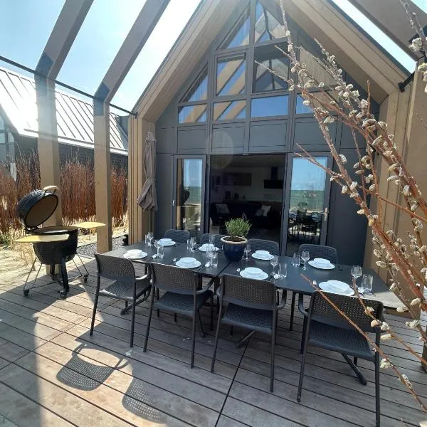 Beach villa at the IJsselmeer 8p，位于恩克赫伊曾的酒店
