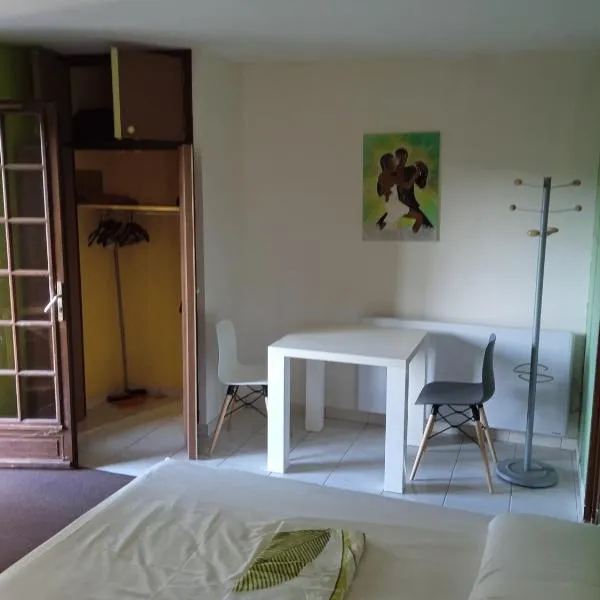 Cours ruralité tranquillité，位于Cours的酒店