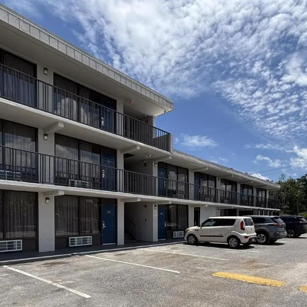 Motel 6 Conway, SC，位于康威的酒店