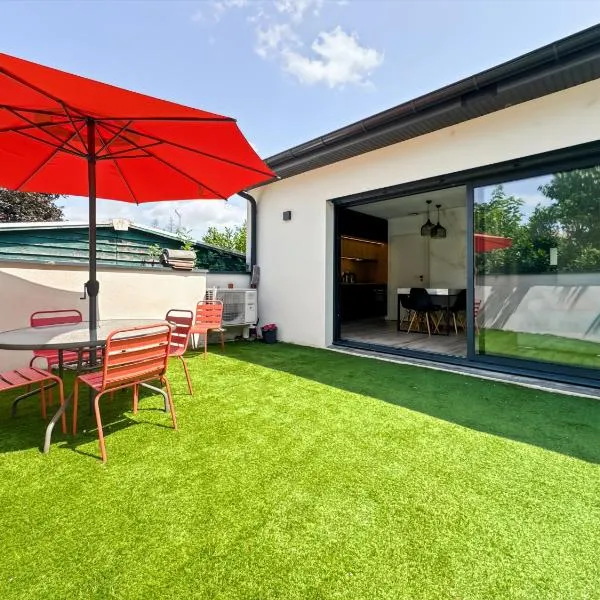 Modern 2 bedroom house, sleeps up to 6，位于圣迪迪埃德弗姆的酒店