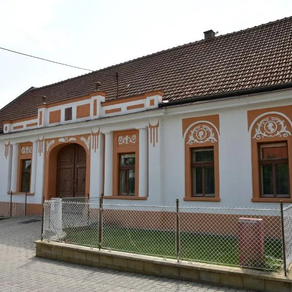 Meštiansky dom Čachtice，位于卡克特采的酒店